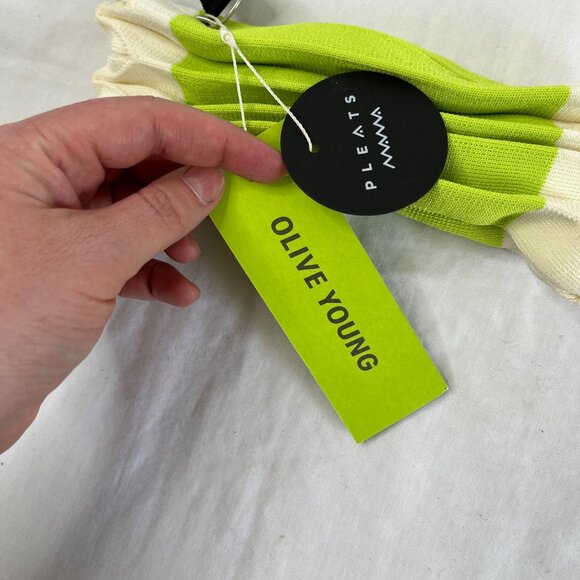 PleatsMama Korean Sustainable Knit Bag Olive Young Collaboration Make Up Pouch - Picture 3 of 12